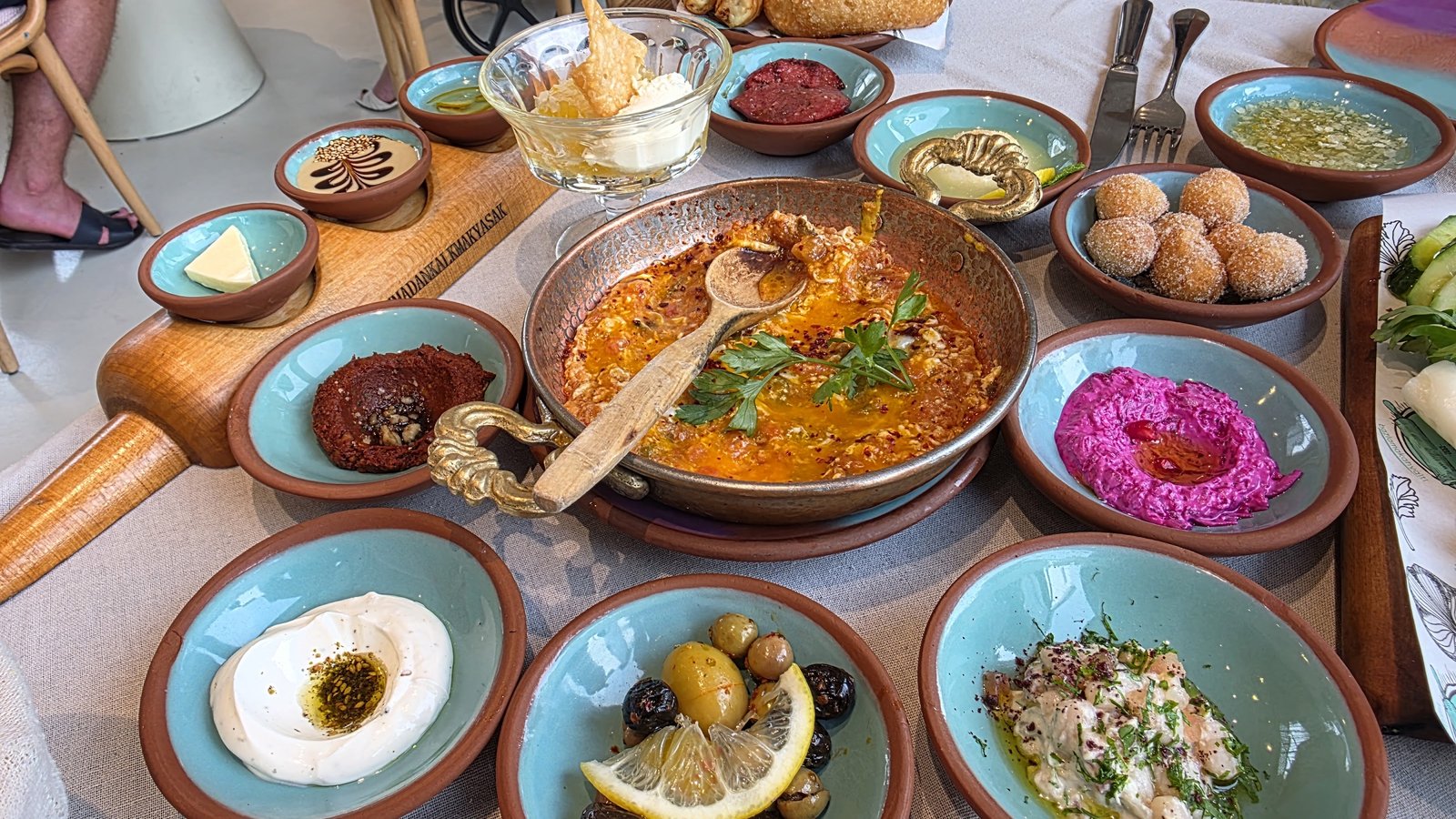 Cesme Bazlama Kahvalti