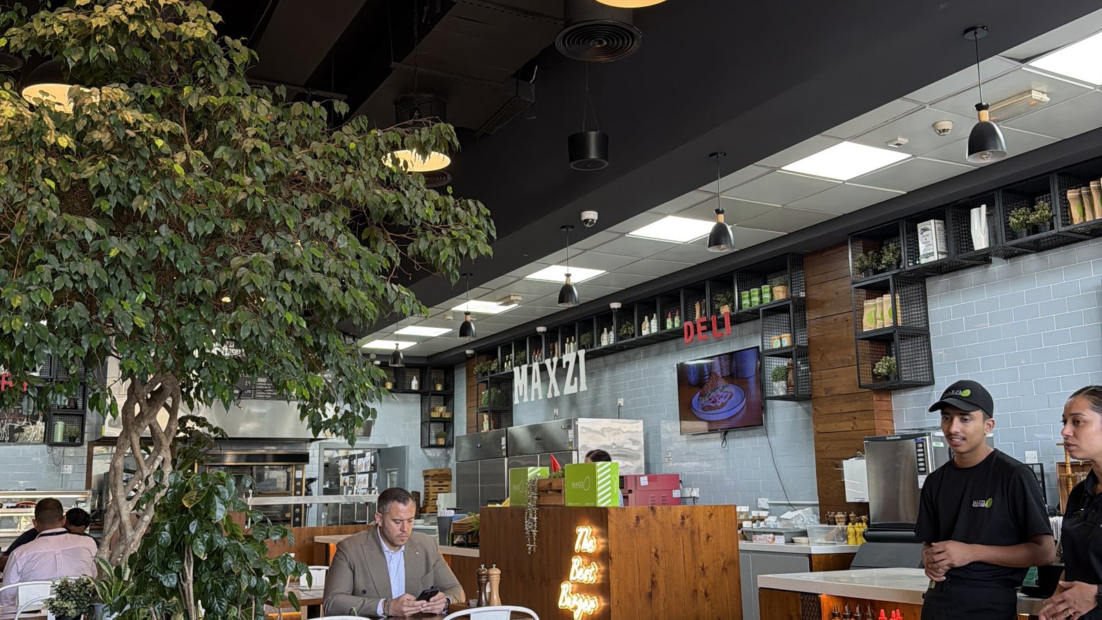 Maxzi The Good Food Shop