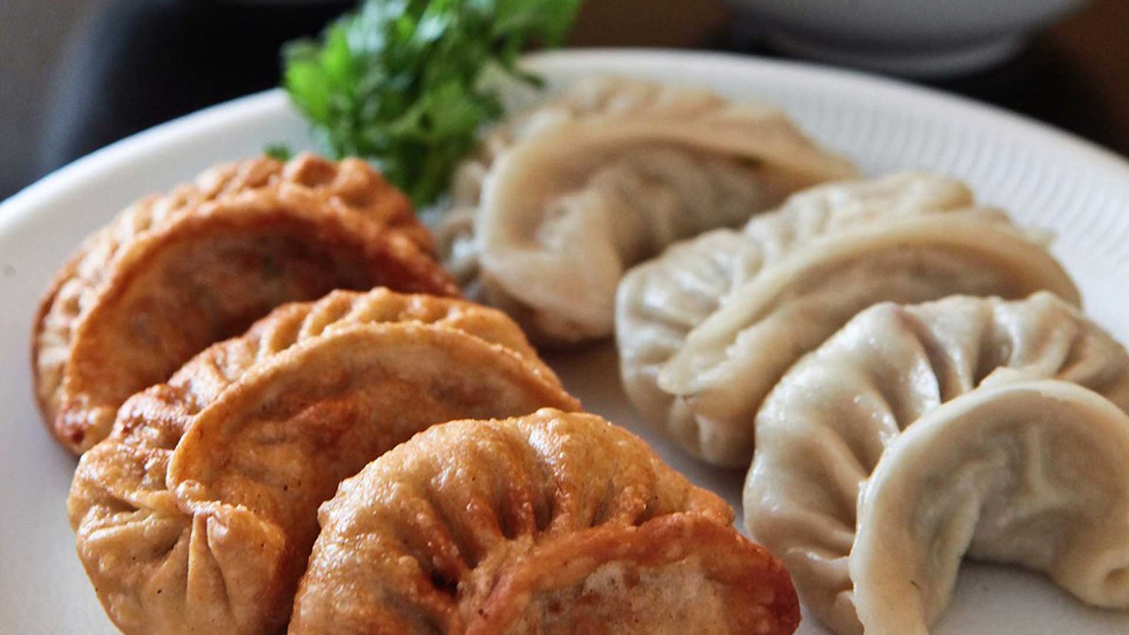 Yalla Momos