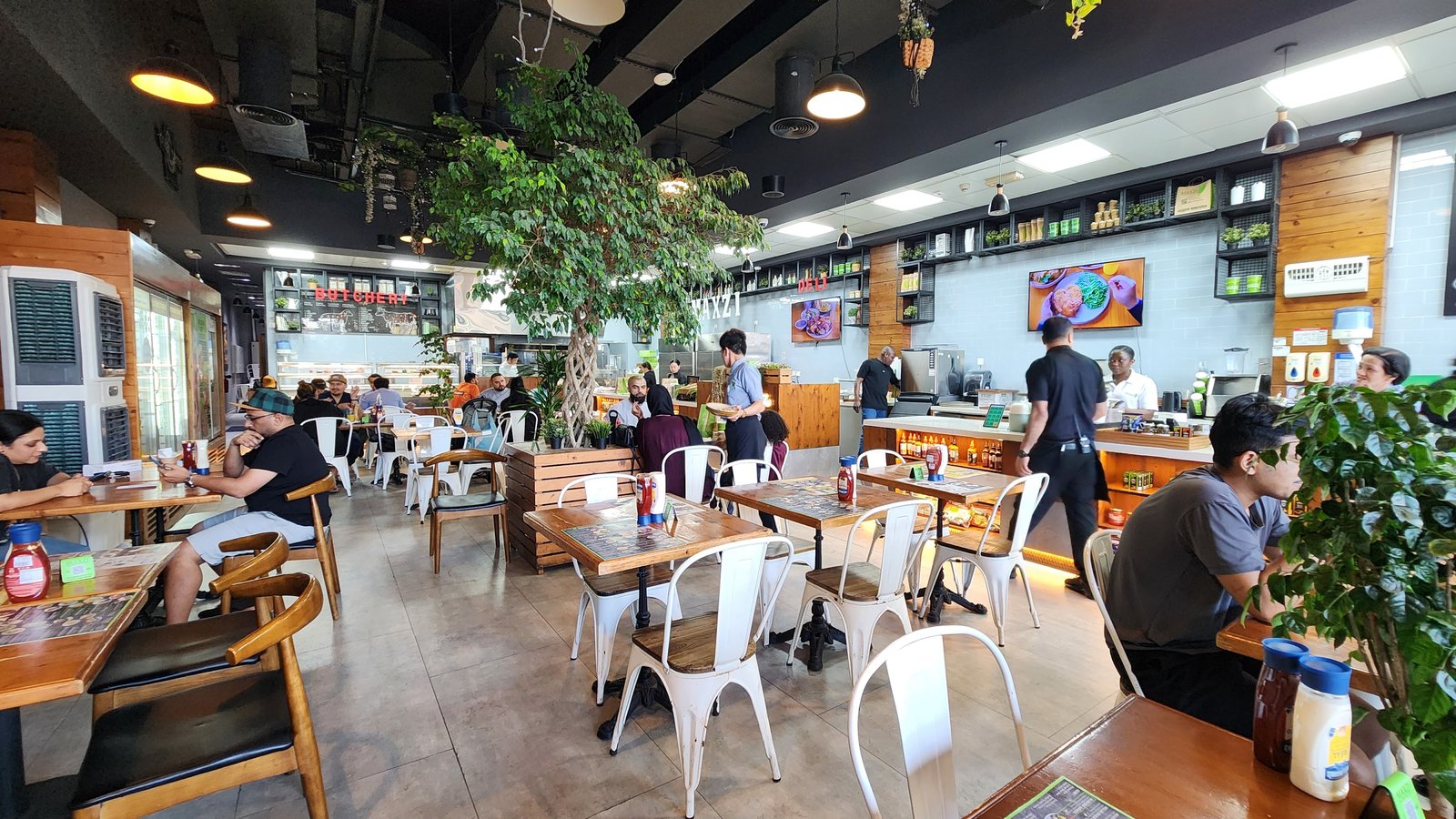 Maxzi The Good Food Shop